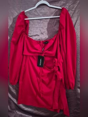 PLT Plus Red Bodycon Dress – Ruched Cut-Out with Balloon Sleeves SIZE 18